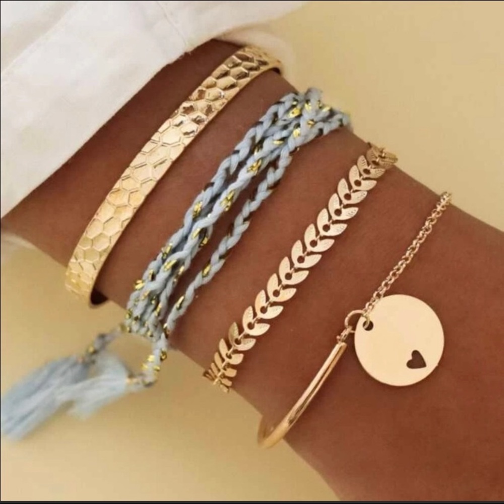 🥳LAST ONE🥳 4 piece bracelet set 🍃